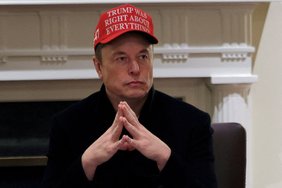 Po prasčiausio per pastaruosius metus „Tesla“ ketvirčio Muskas turi pažadą