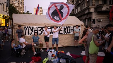Smūgis „svarbiausiam Rusijos žmogui Balkanuose“: jis kontroliuoja viską, bet dabar norima jį patraukti
