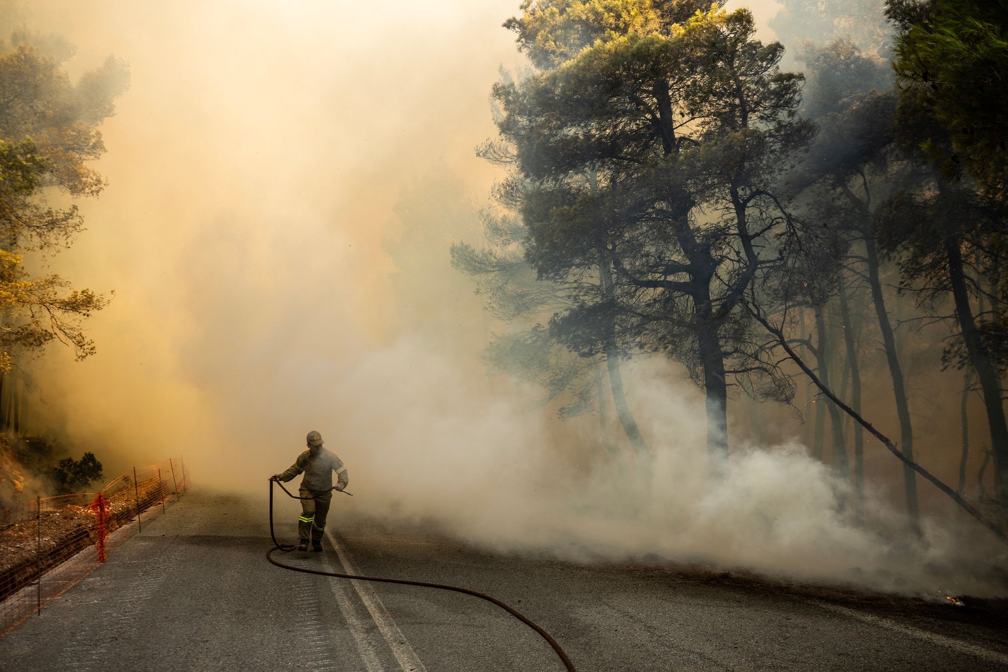 Hundreds of homes destroyed as wildfires ravage Spokane