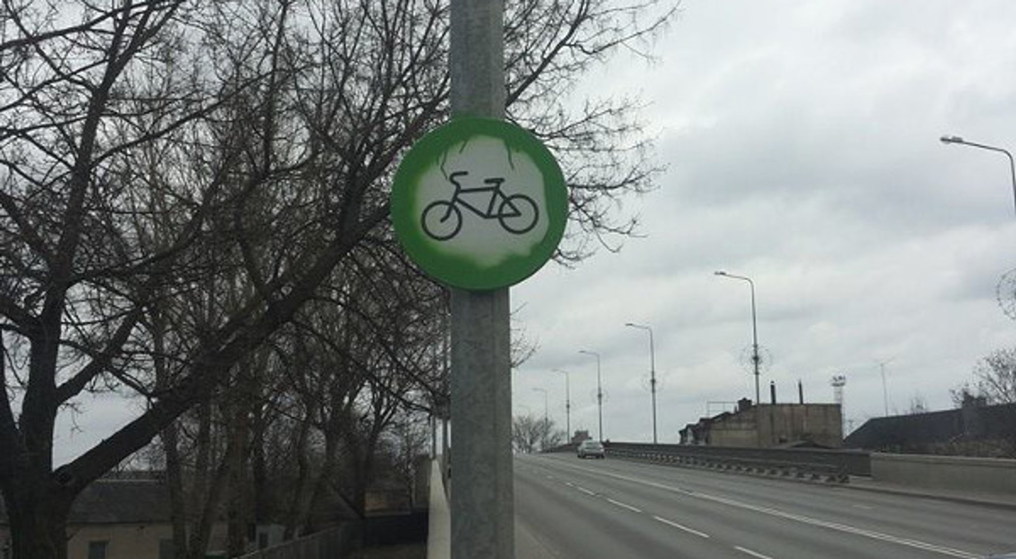 dvira-i-entuziastai-suk-r-nauj-kelio-enkl-delfi-auto