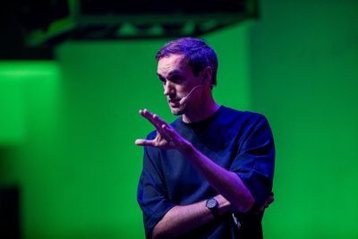 Reklamos kūrėjas, verslininkas, kūrybingumo dėstytojas, leidėjas, renginių organizatorius Tomas Ramanauskas