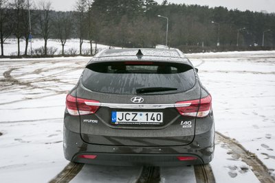 "Hyundai i40"