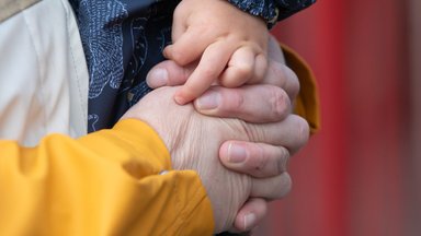 Savo vaiko grobimu kaltinta lietuvė šaukiasi pagalbos: buvęs vyras žada lėtą mirtį