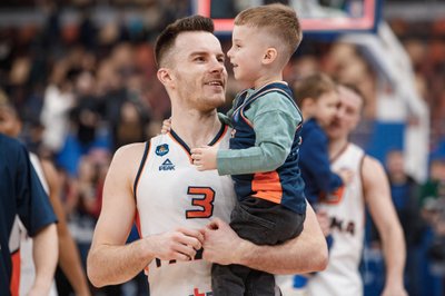 Adas Juškevičius su sūnumi Simu (Foto: VTB lyga)