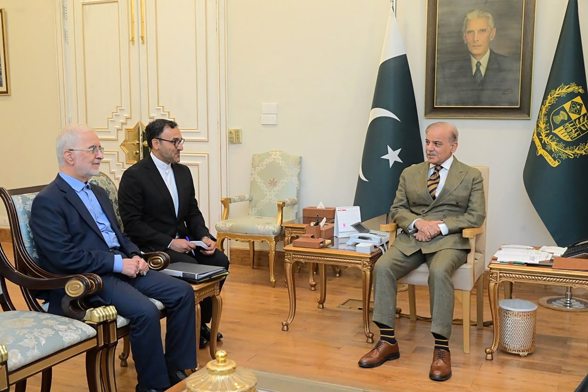 Iran Minister Meets Pakistani Mediators Amid Heightened US Tensions