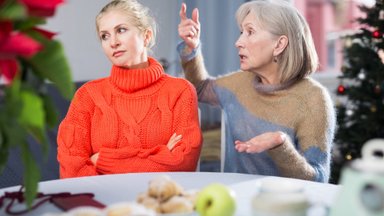 Ar mama su dukra gali būti geriausios draugės? Psichologai pateikė savo verdiktą