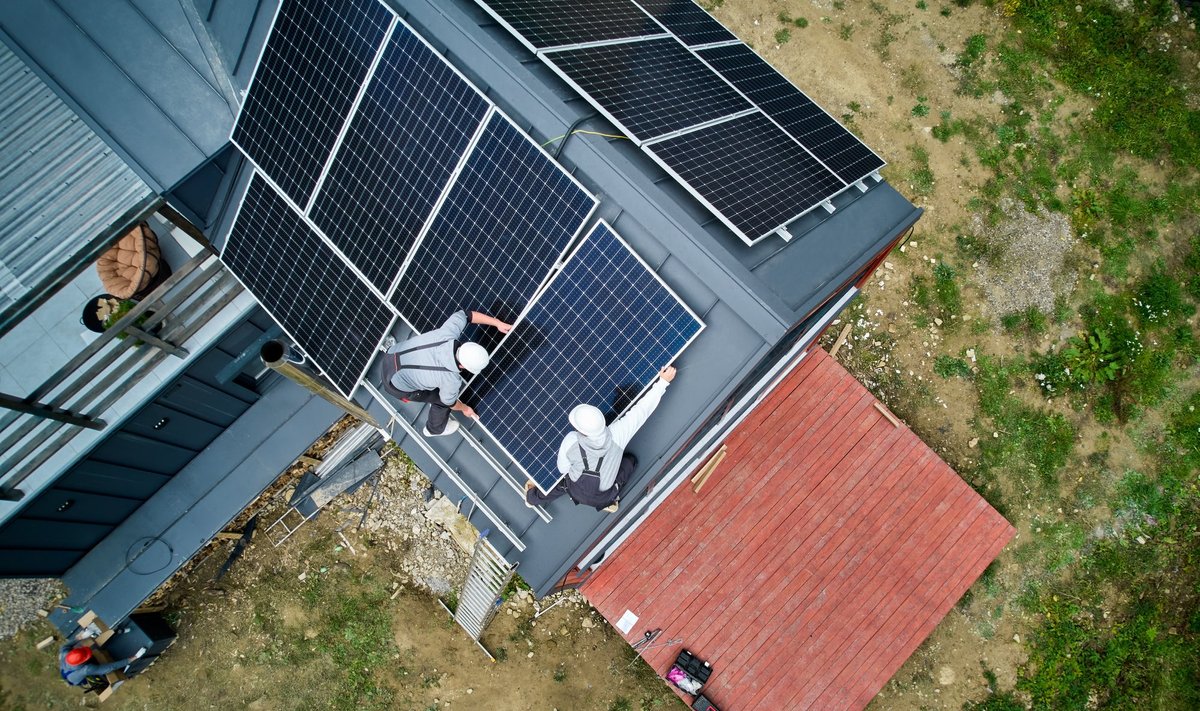 Parama saulės elektrinėms žadėta skirstyti lapkritį, tačiau dabar jos reikėtų laukti tik 2025 metais