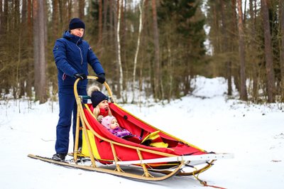 Laura Asadauskaitė-Zadneprovskienė su šeima