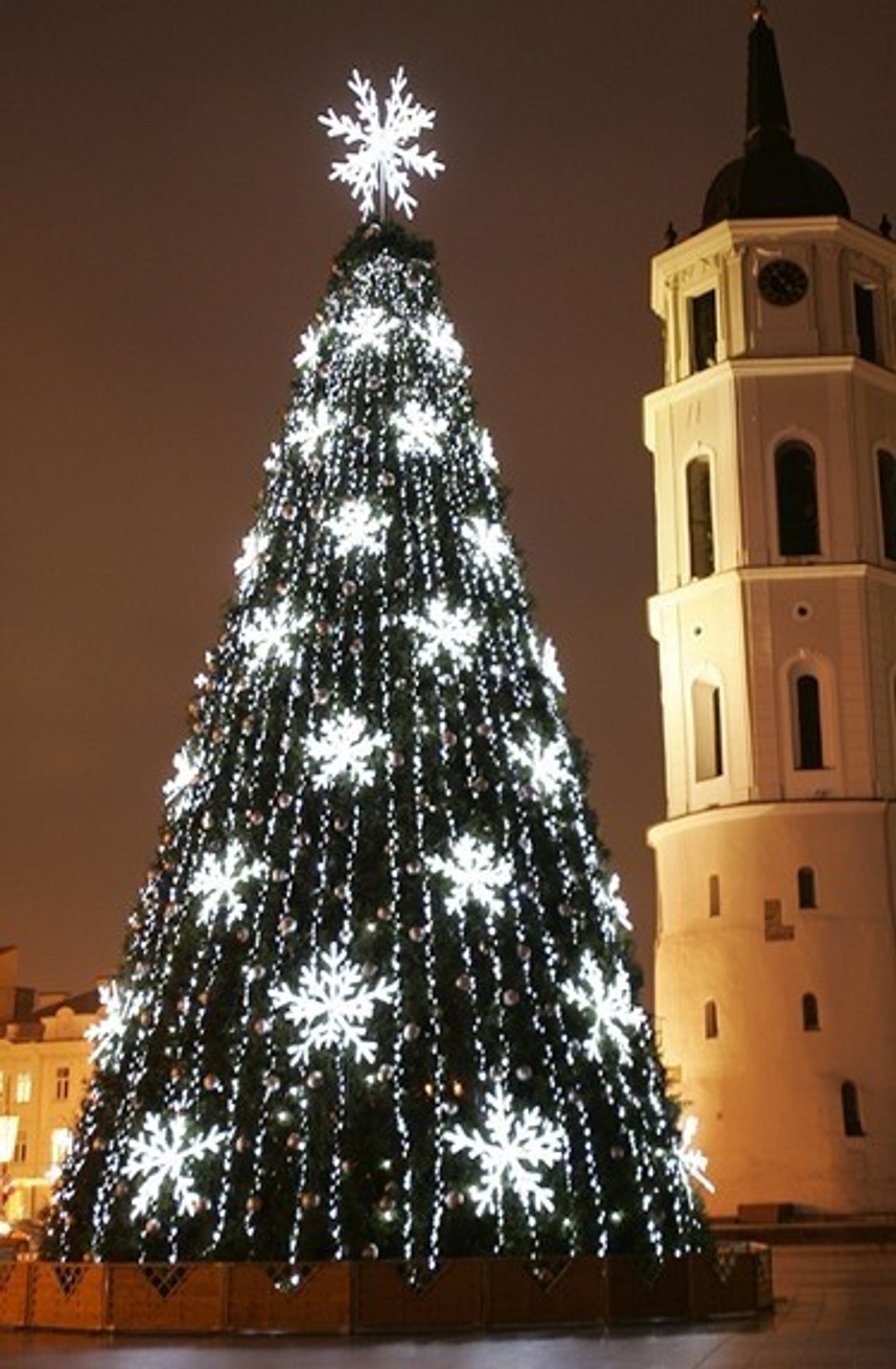 Kalėdų laukimas bus niūrus - Delfi