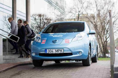 Elektromobilis "Nissan Leaf"