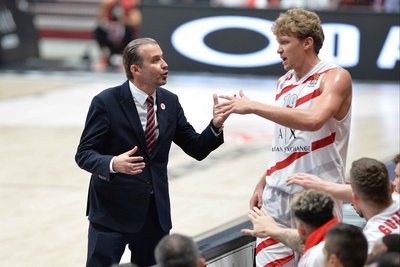 Simone Pianigiani ir Mindaugas Kuzminskas (olimpiamilano.com nuotr.)