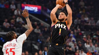 NBA – kosminė „Suns“ atkarpa, padėjusi išlipti iš gilios duobės