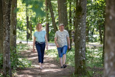 Kraštovaizdžio architektė Dovilė Ivanauskienė ir arboristas Renaldas Žilinskas