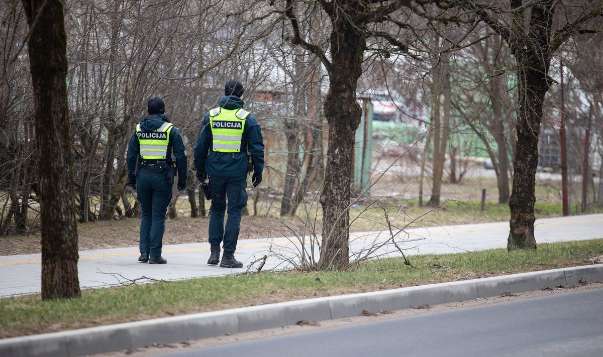 школьницы издевательства Школьники и учителя США протестуют против вооруженного насилия