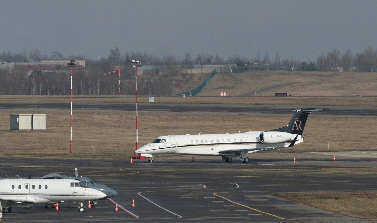 Artūro Rakausko lėktuvas „Embraer“