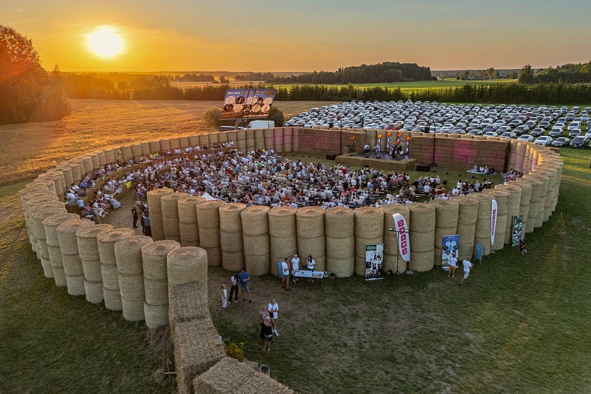 Kazlų Rūdos pašonėje iškylanti Šiaudų arena