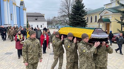 Už Ukrainą kariavęs ir netoli Bachmuto žuvęs 42-ejų Tadas Tumas, šaukiniu Milžinas, tapo pirmuoju lietuviu kariu, padėjusiu galvą už ukrainiečių laisvę