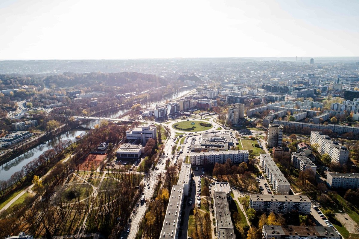 Banginis Svarstomas Šiaurės miestelyje esančio prekybos centro „Banginis ...