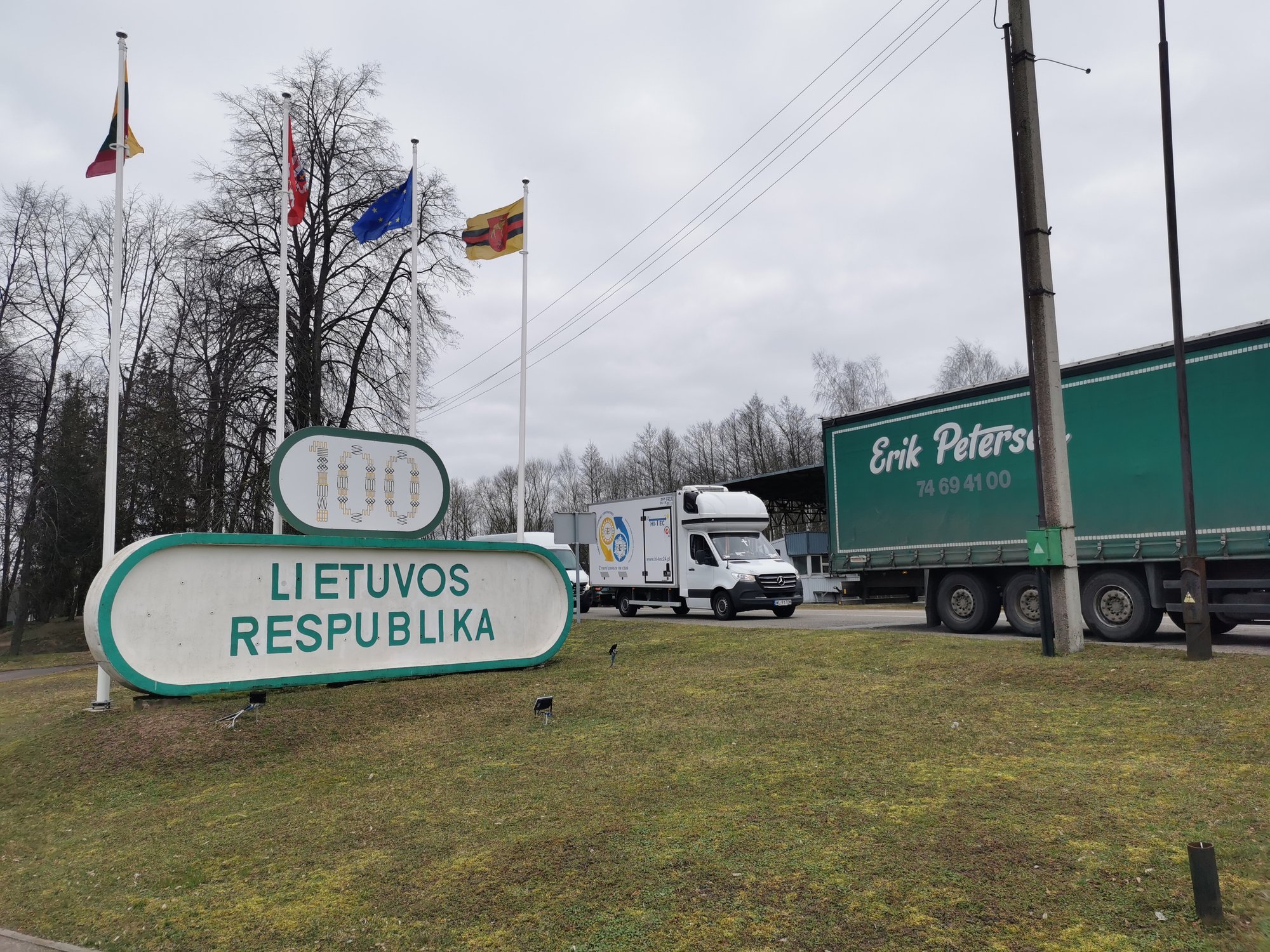 Lithuania no longer allows cars from Russia, Belarus to enter