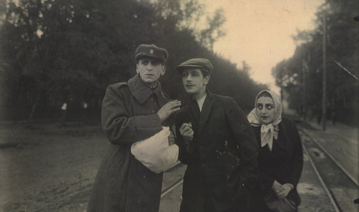 Vaidybinis filmas „Kareivis – Lietuvos gynėjas“. Rež. Jurgis Linartas, Lietuva, kino bendrovė „Akis“, 1928