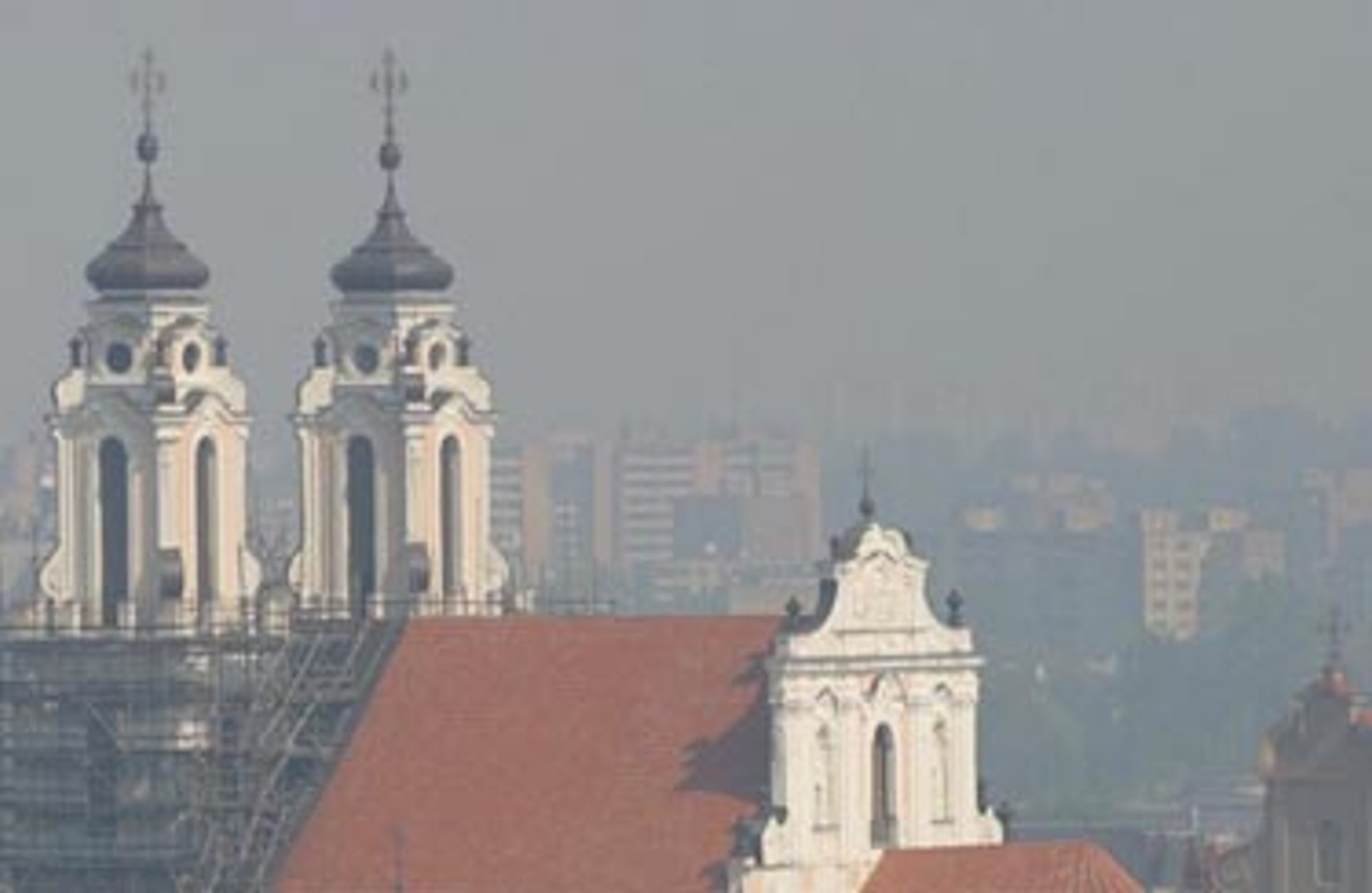 Smogas virš Vilniaus dar nesisklaido (video) - Delfi