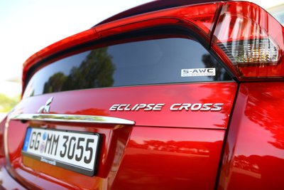 "Mitsubishi Eclipse Cross"