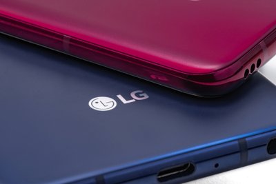 LG V40 ThinQ