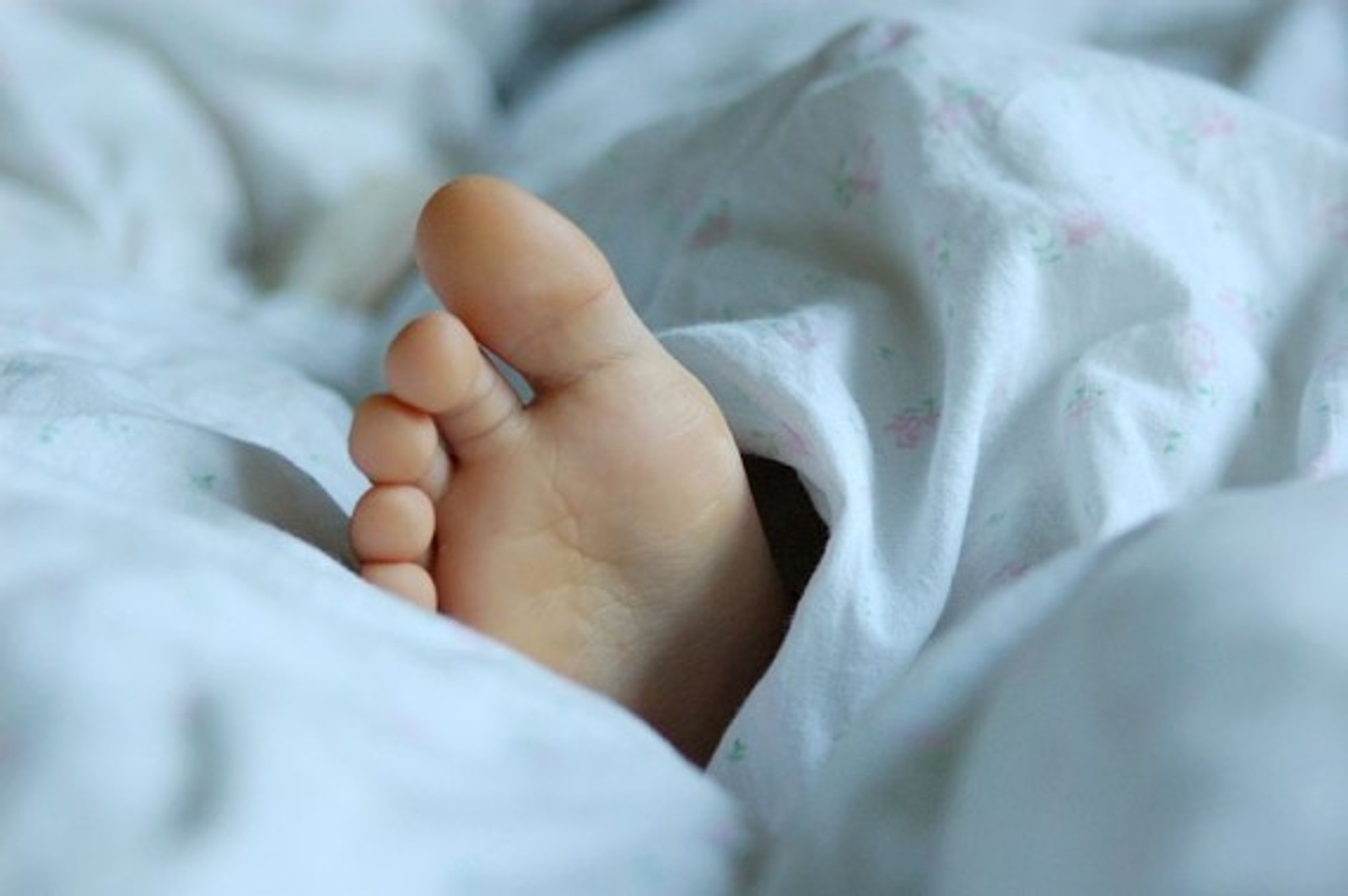 Motina vaikus iškeitė į sugyventinį, priekabiavusį prie jos mažylių - Delfi