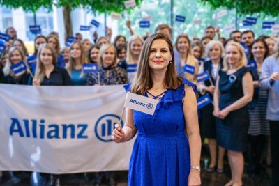 Allianz Lietuva generalinė direktorė Asta Grabinskė su centrinio biuro komanda