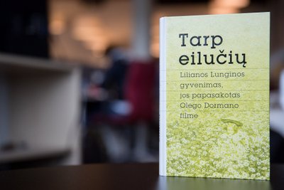 Tarp eilučių