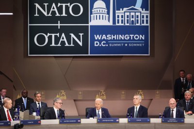 NATO lyderiai susitarė inicijuoti Ukrainai skirtą pagalbos ir mokymų misiją