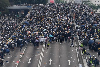 Honkonge protestuotojai susirėmė su policija