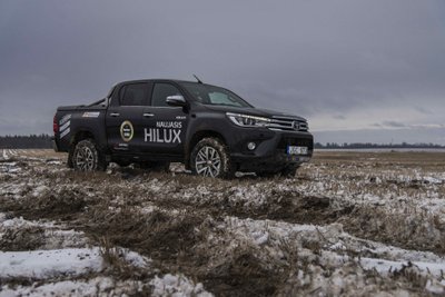 "Toyota Hilux"