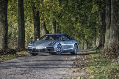 "Porsche Panamera Turbo"