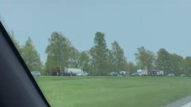 Įspėjimas skubantiems į Palangą – netoli kurorto dėl avarijos sutriko eismas