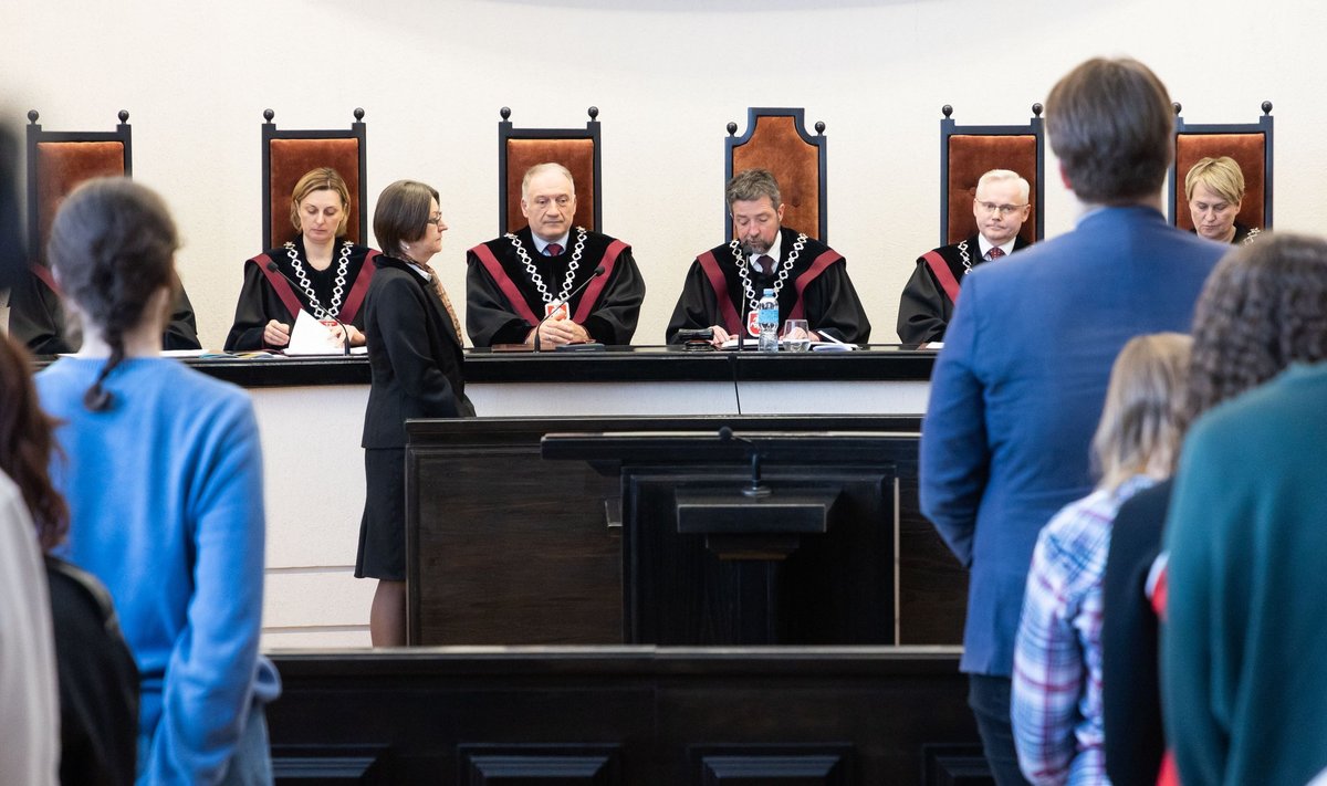 Lietuvos Respublikos Konstitucinis Teismas ir jo teisėjai