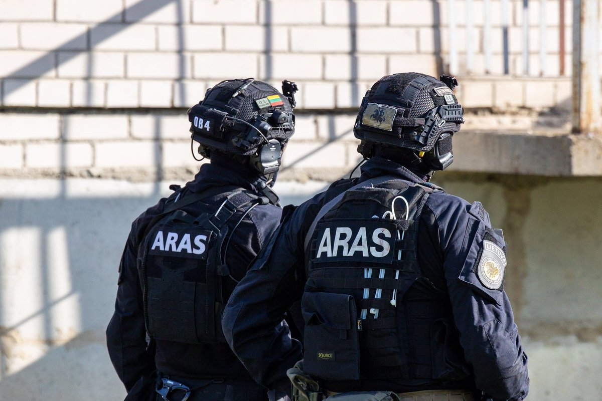 Girrtas Šilutės rajone girtas vyras pas draugą atsinešė granatą, į įvykio vietą ...