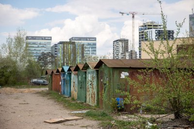 Buvusių garažų teritorija Karoliniškėse