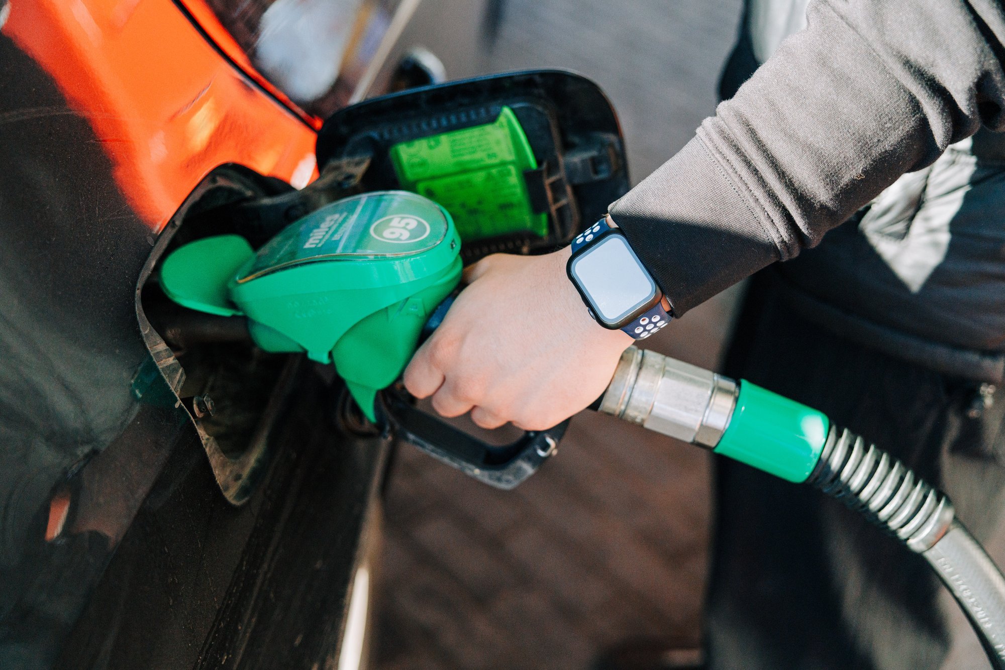 Diesel prices rise slightly on Monday morning