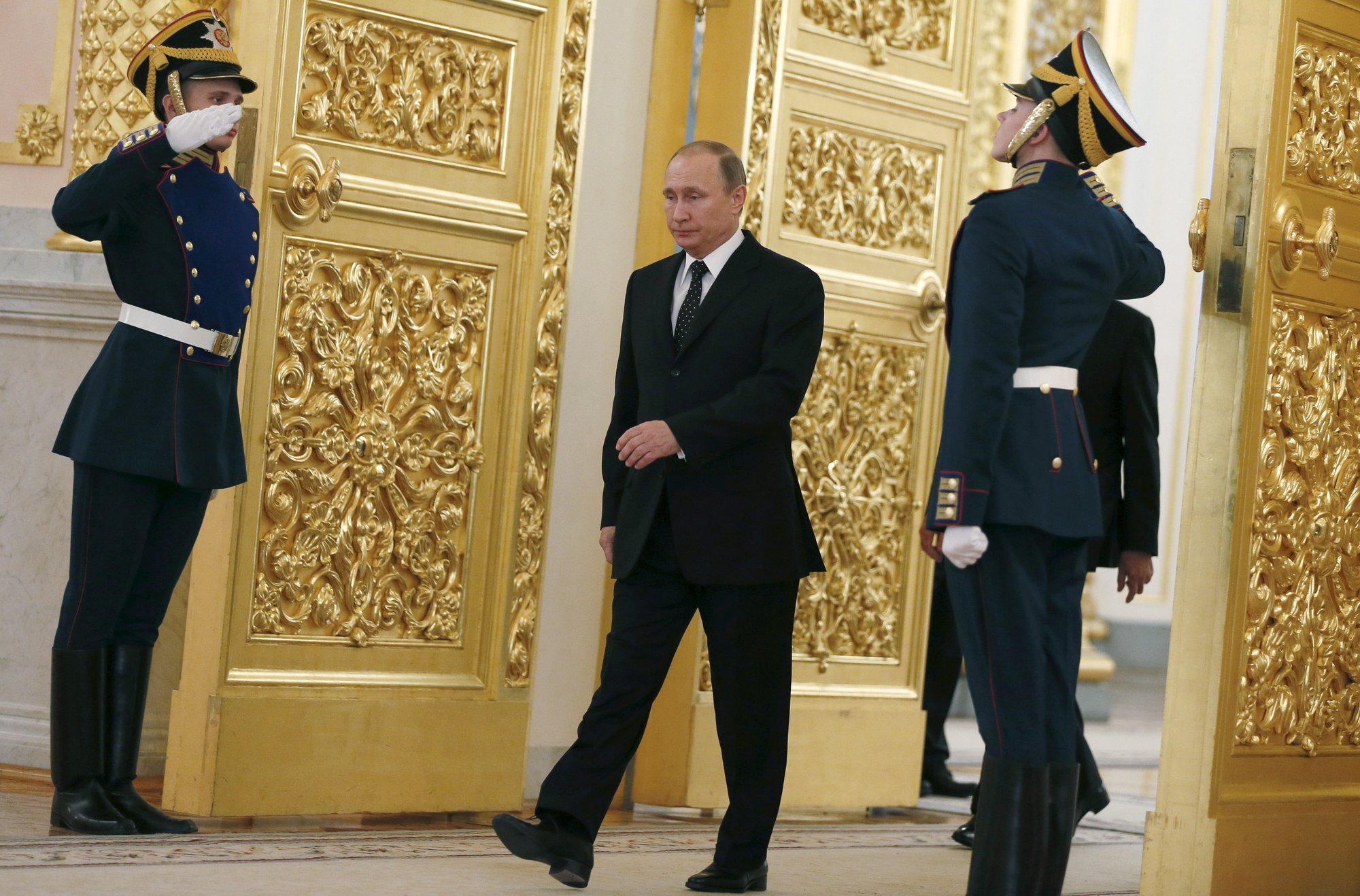 Č. Iškauskas. Kodėl V. Putinas kaire ranka mosikuoja, o dešinę ...