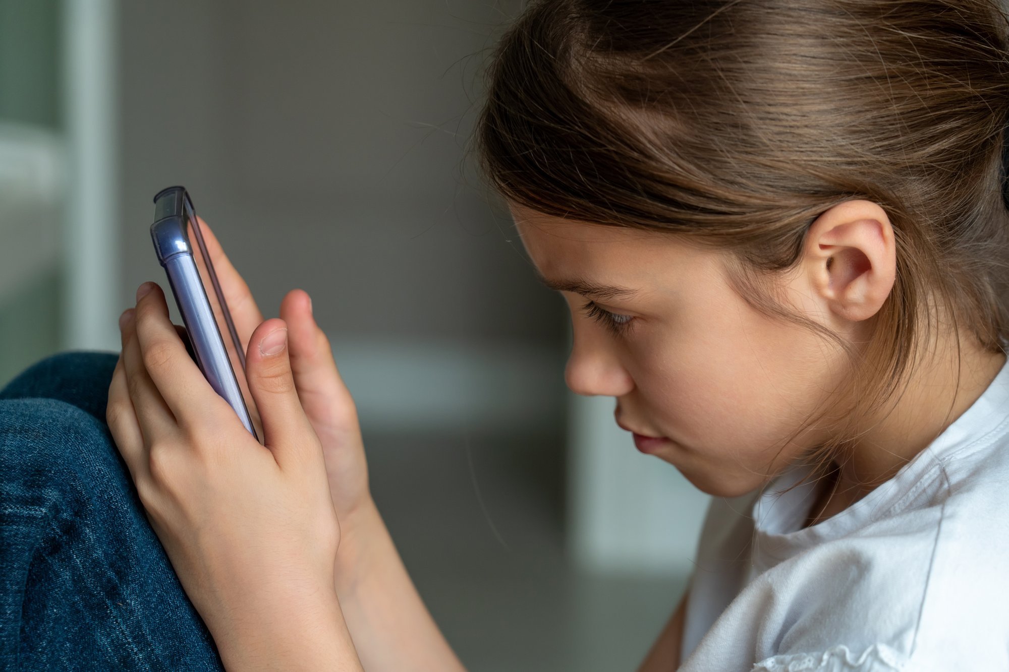 How to Recognize When a Child is Being Recruited Online: Key Warning Signs