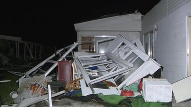 Uraganas Miltonas smogė Floridai: tornadai sunaikino namus Fort Pirse, žuvo žmonės