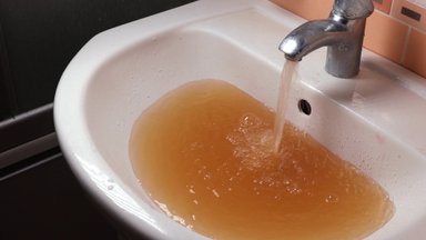 Nuo ko priklauso geriamojo vandens skonis ir kvapas, ir kada geriau jo nevartoti