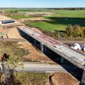 Vietoj trumpo skrydžio – į greitą „Rail Baltica“ traukinį? Įvardijo sumą, kurią galima sutaupyti