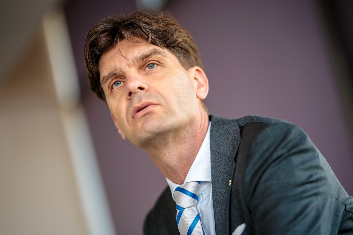 Vėgėlė leads money race as presidential election nears