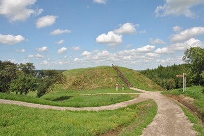 Kartenos piliakalnis Salantų regioniname parke