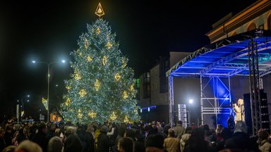 Varėna ir Merkinė įžiebė Kalėdų egles: vertinimai – dviprasmiški