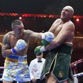 Fury į nokdauną pasiuntęs Usykas – neginčijamas sunkiasvorių pasaulio bokso čempionas