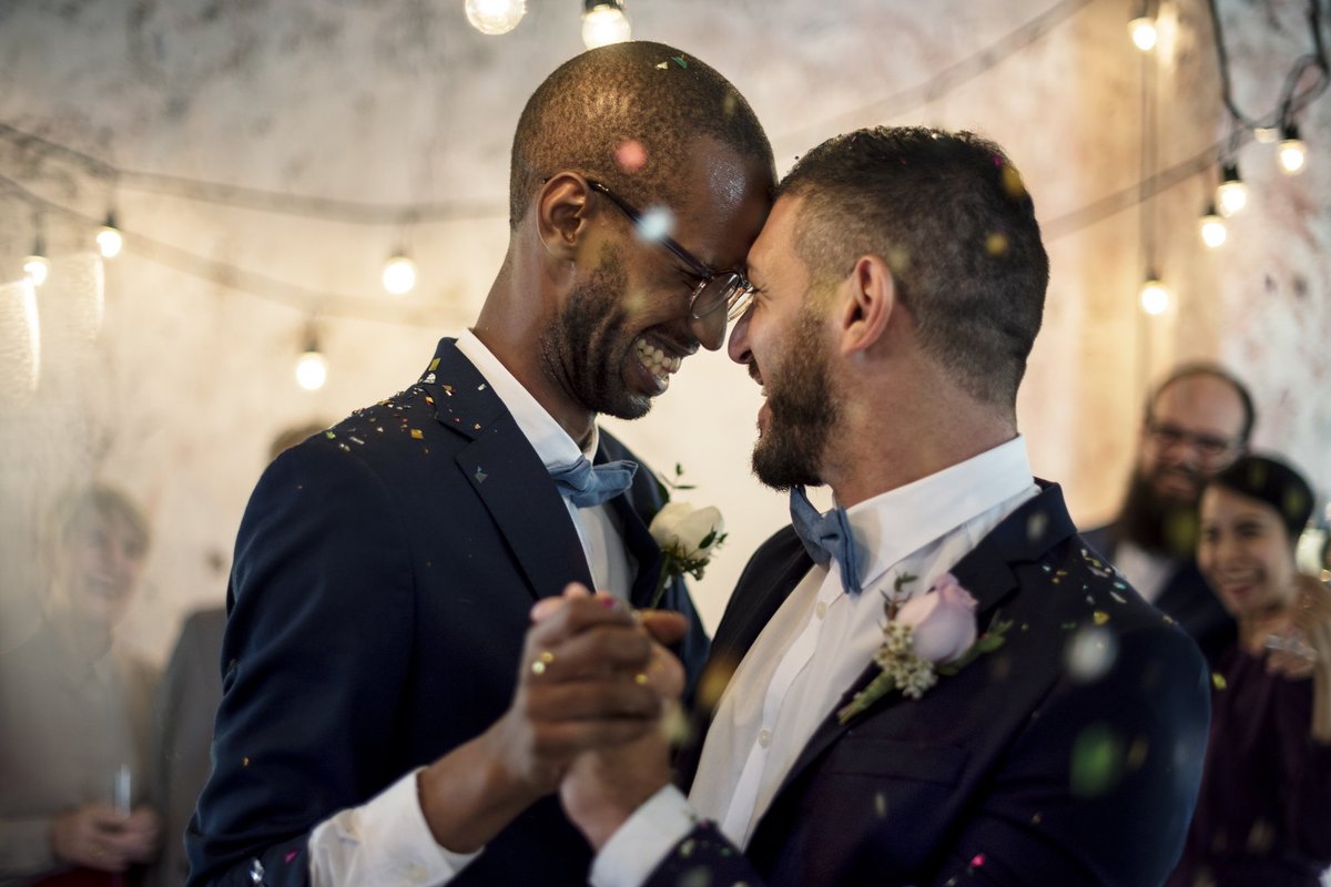 Gejus Kas skleidžia dezinformaciją apie LGBT+ Baltijos šalyse? - Delfi