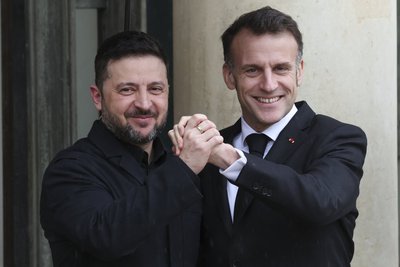 Volodymyras Zelenskis ir Emmanuelis Macronas